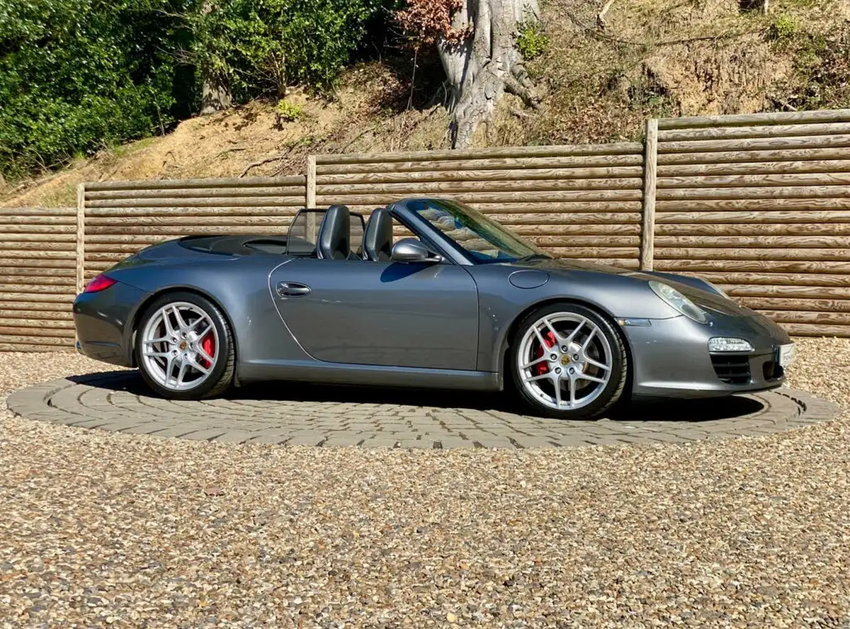 2010-porsche-911-38-carrera-s-cabriolet-auto-big-51