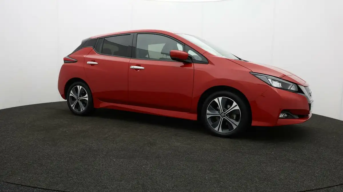 2022-nissan-leaf-e-tekna-big-43
