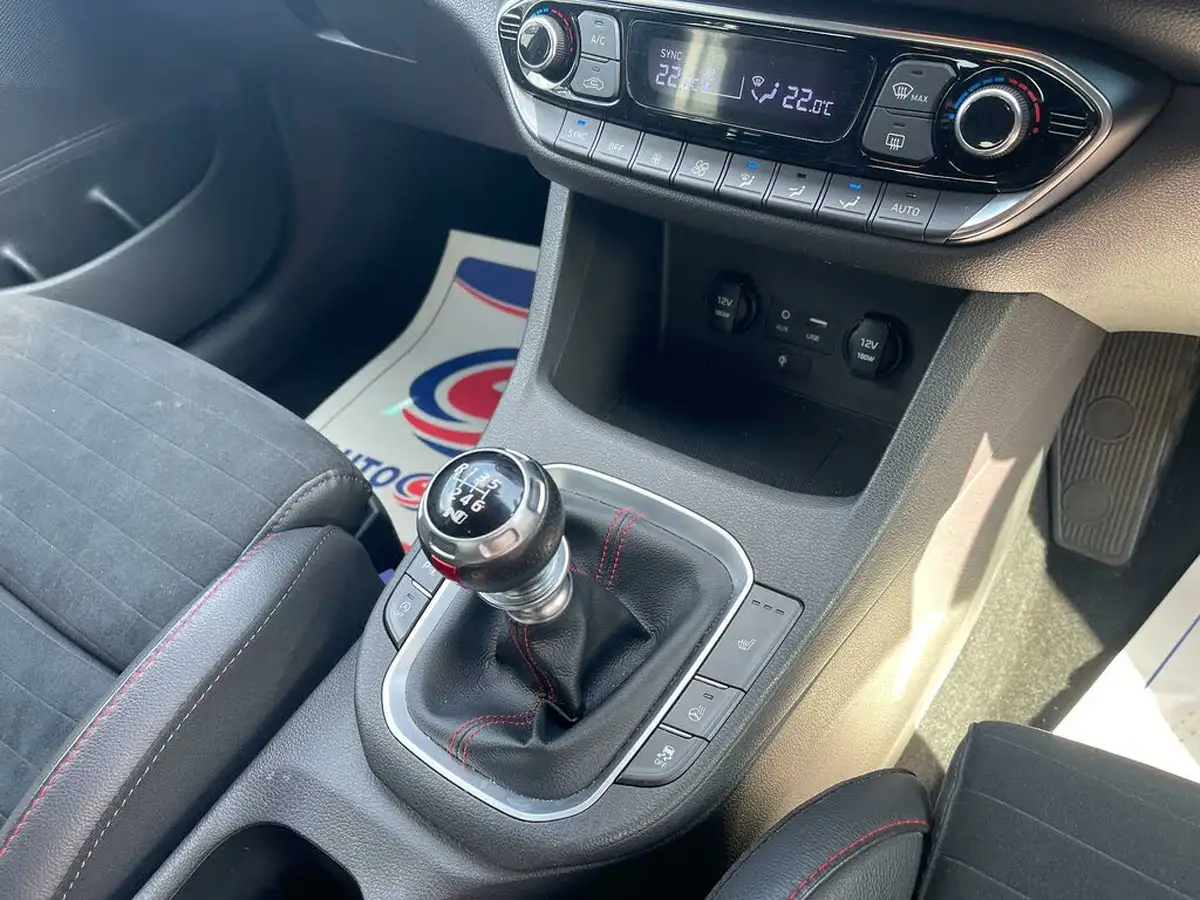 2019-hyundai-i30-n-20-t-gdi-n-performance-fastback-big-15