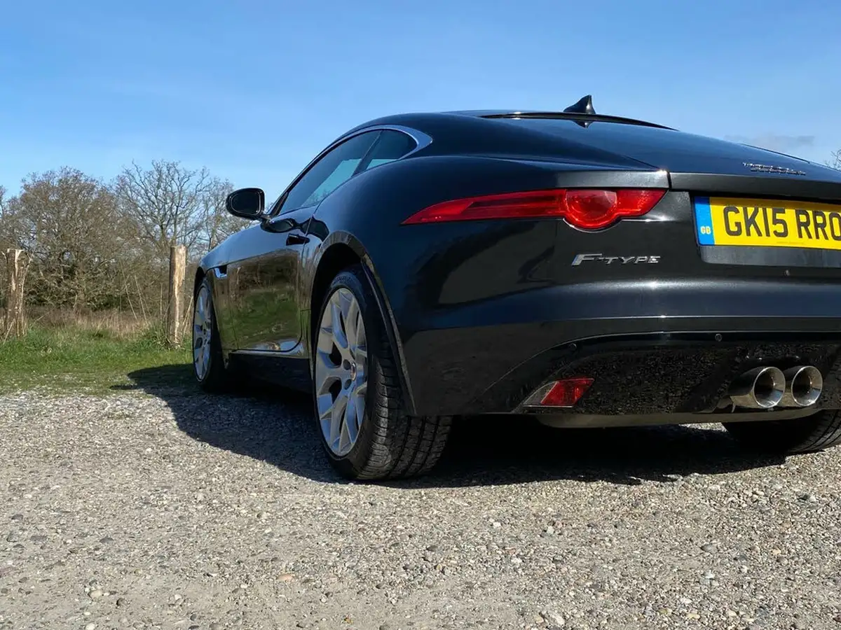 2015-jaguar-f-type-30-s-coupe-quickshift-big-11