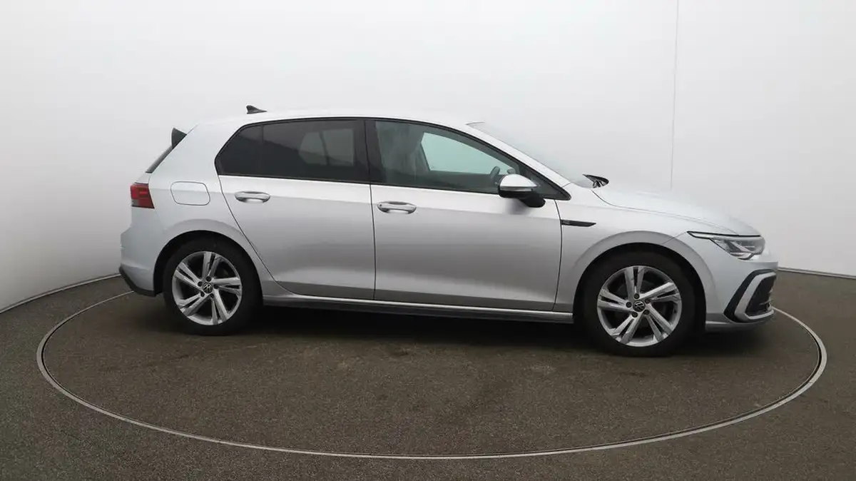 2022-volkswagen-golf-15-etsi-r-line-150ps-hatchback-big-40