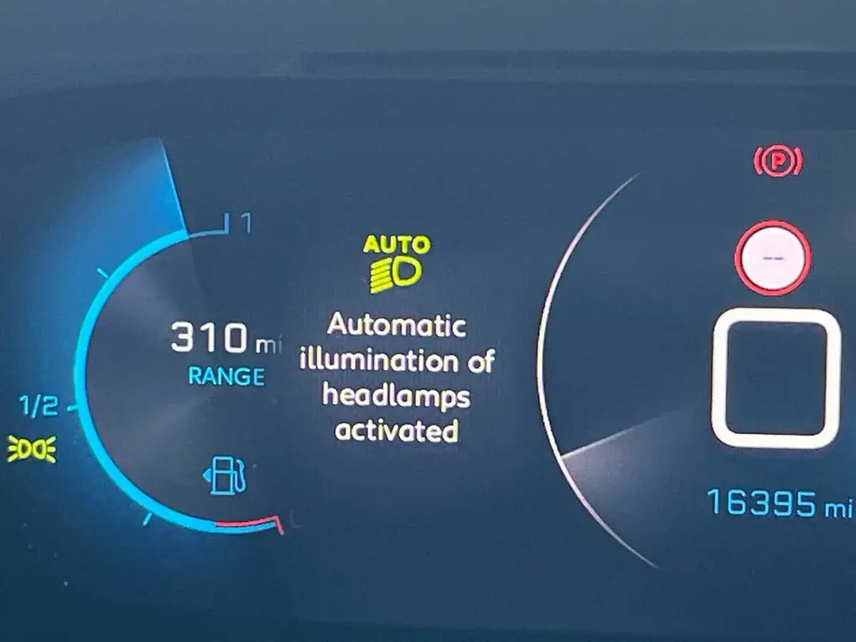 2022-peugeot-208-12-puretech-allure-premium-100bhp-big-26