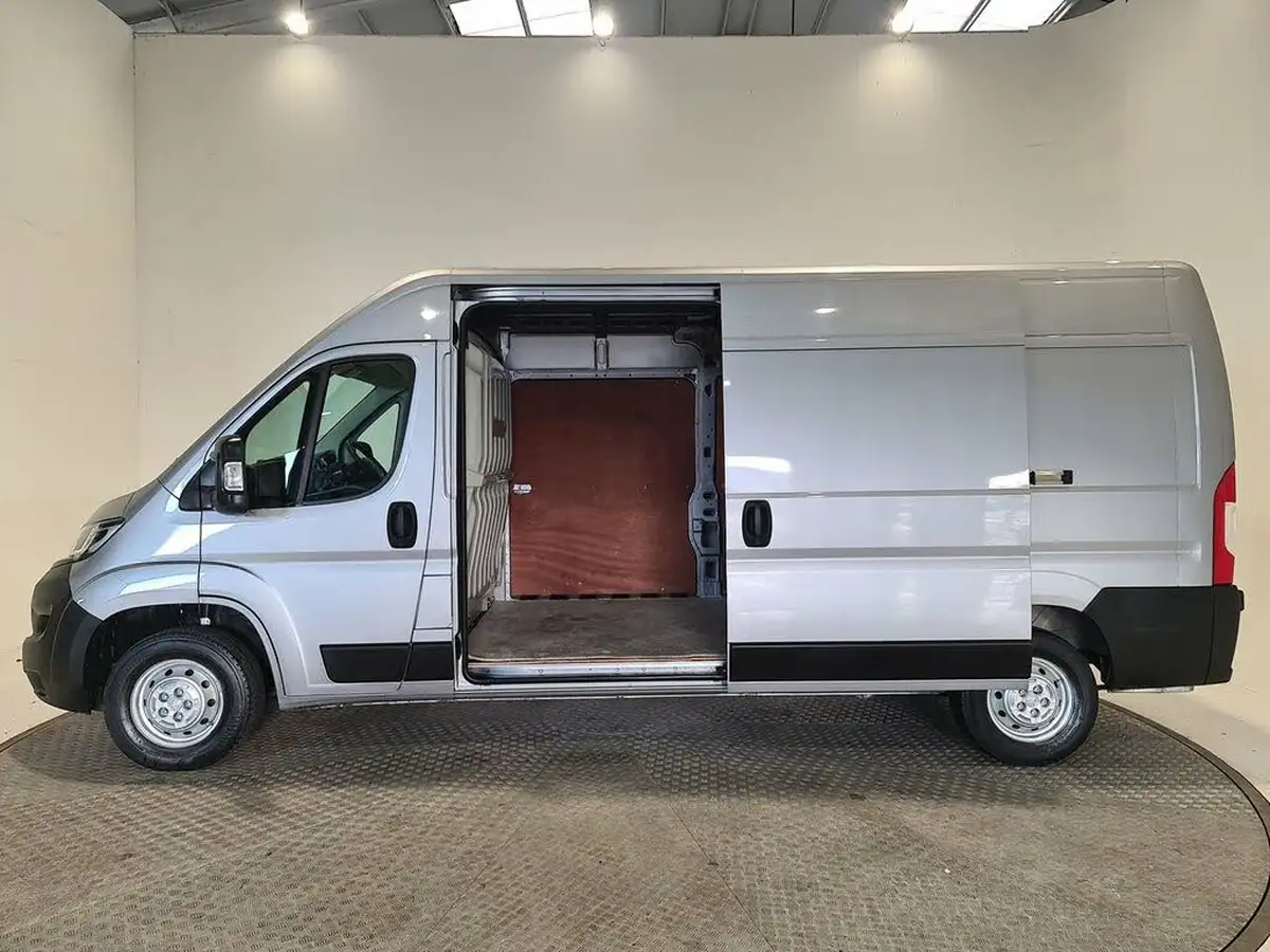 2021-peugeot-boxer-22-bluehdi-professional-335-l3-h2-140bhpeu6dt-panel-big-5