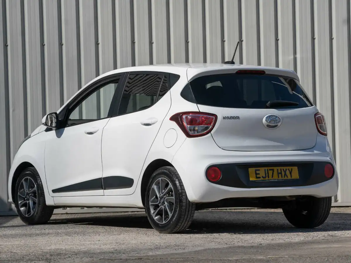2017-hyundai-i10-12-premium-big-1