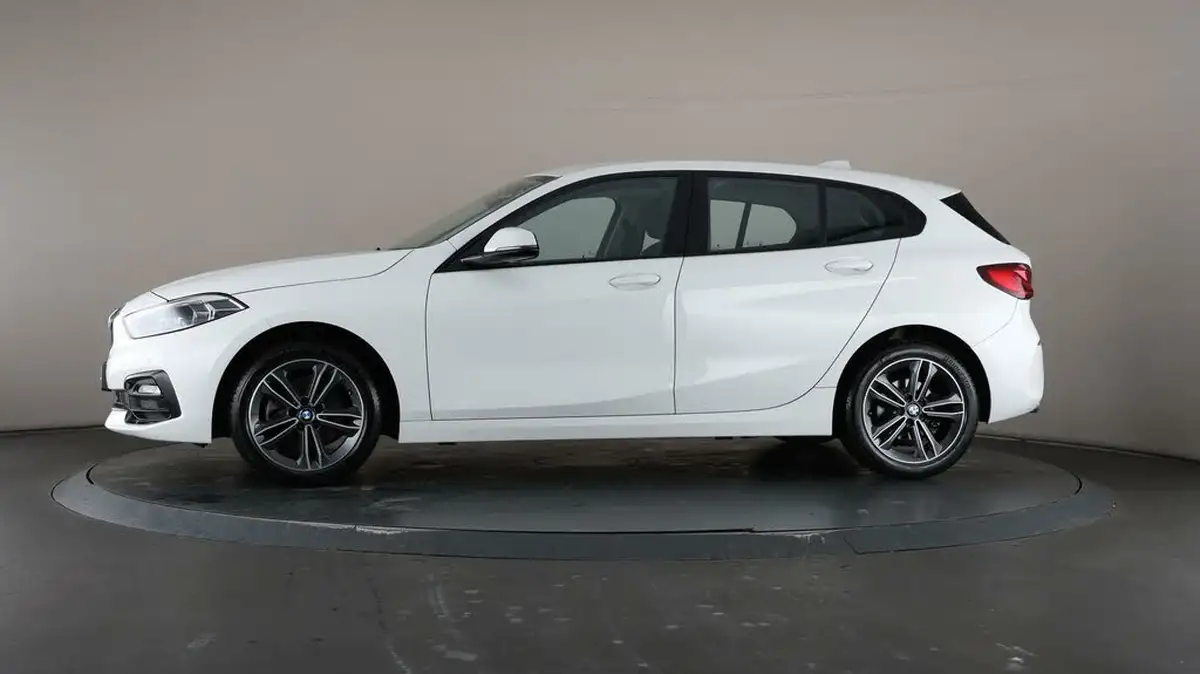 2022-bmw-1-series-big-31