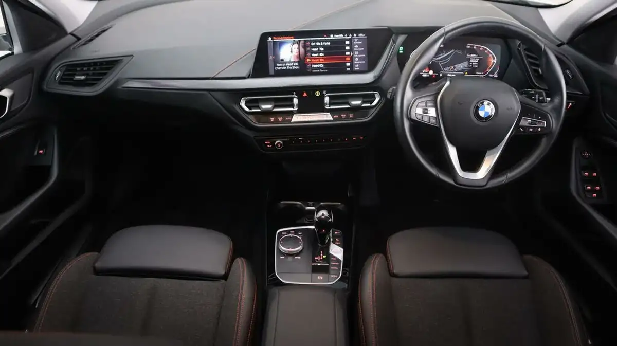 2022-bmw-1-series-big-13