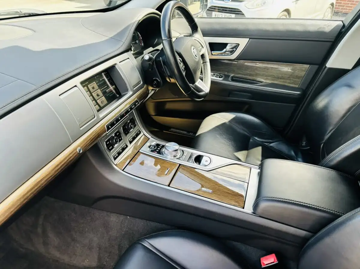 2013-jaguar-xf-30td-premium-luxury-ss-sportbrake-5d-auto-big-22