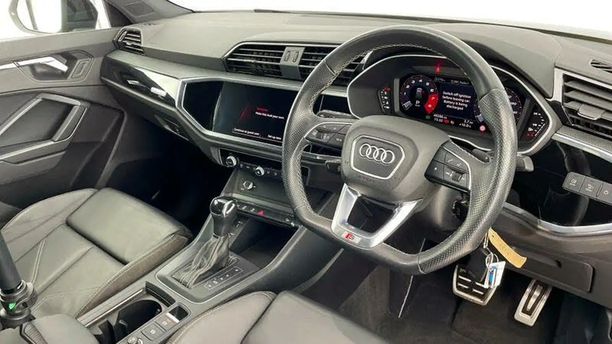 2021-audi-q3-15-35-tfsi-black-edition-codcomfort-sound-pack-station-wagon-big-5