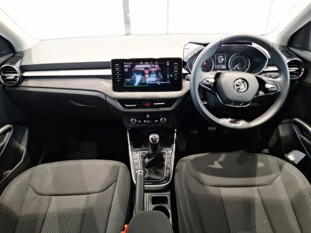 2022-skoda-fabia-10-tsi-se-l-110ps-hatchback-big-2