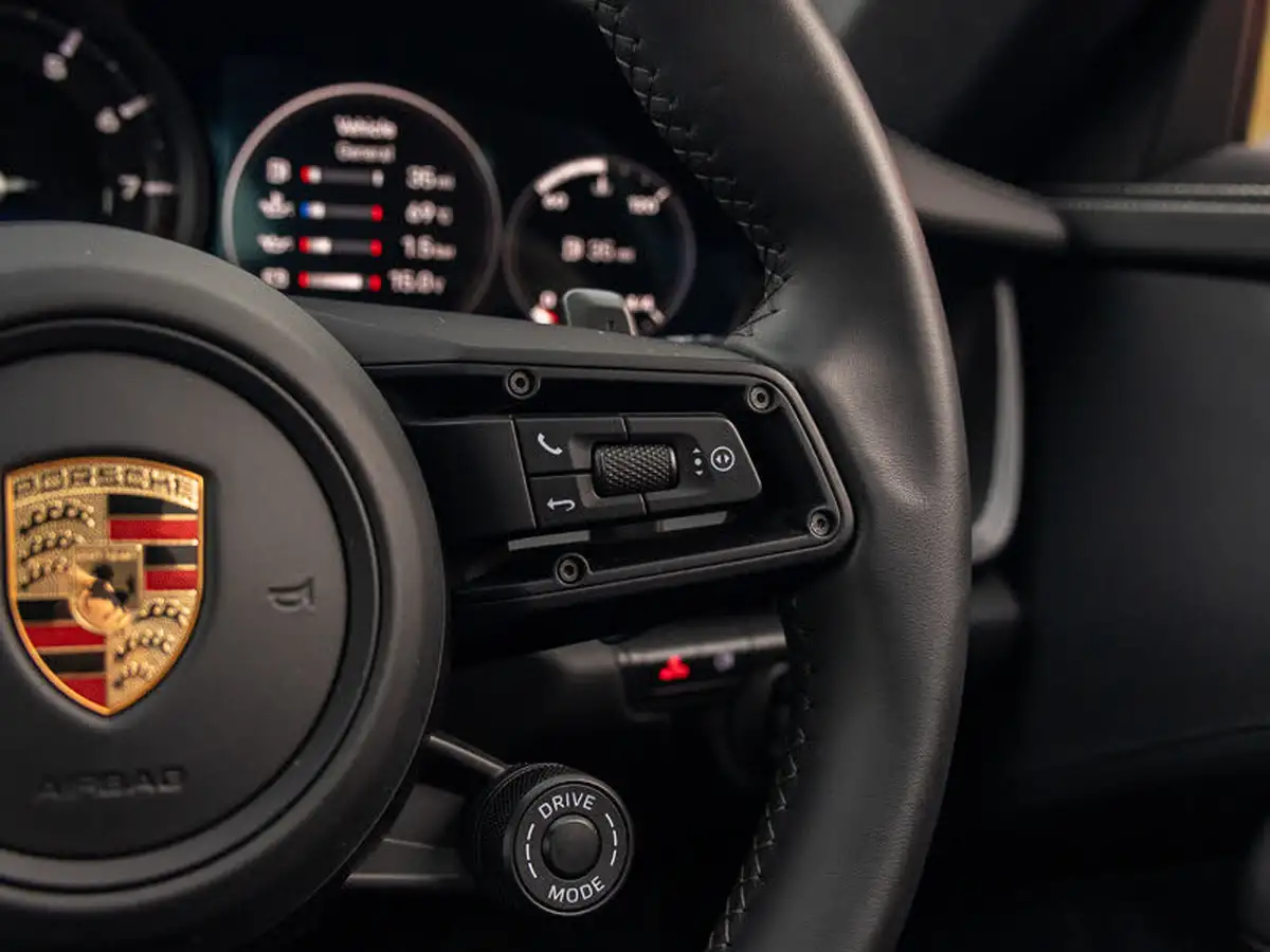 2022-porsche-911-30-carrera-coupe-big-15