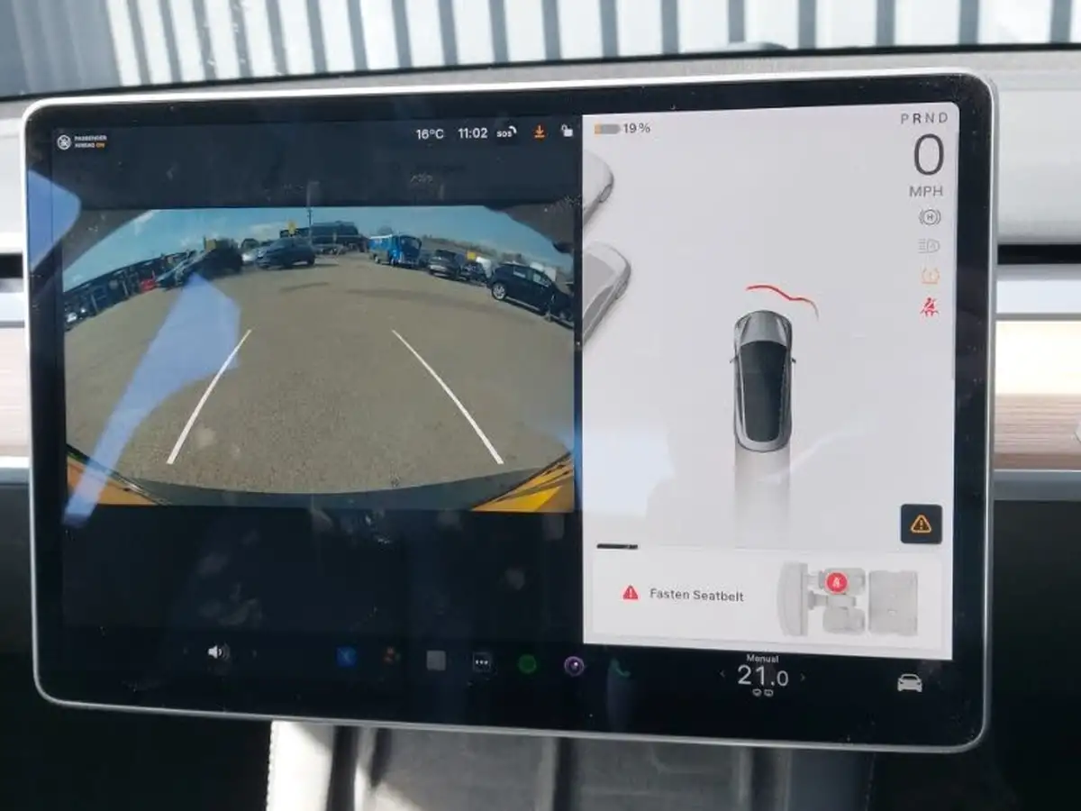 2021-tesla-model-3-e-long-range-awd-big-10