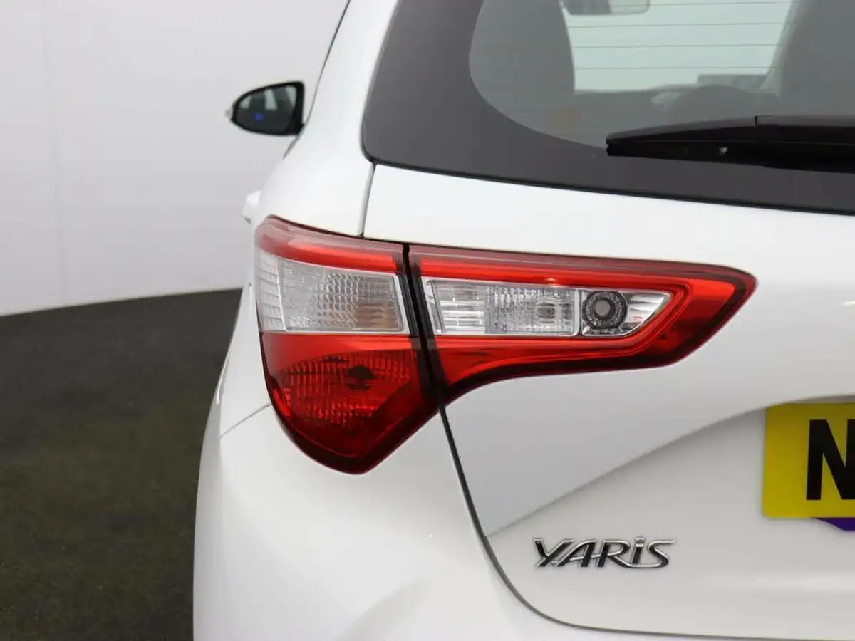 2019-toyota-yaris-10-vvt-i-active-big-37