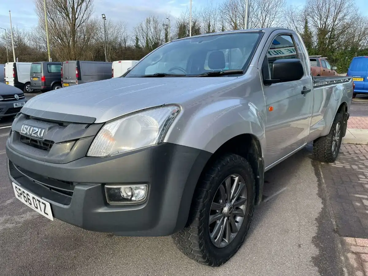 2016-isuzu-d-max-25td-4x4-single-pick-up-big-3