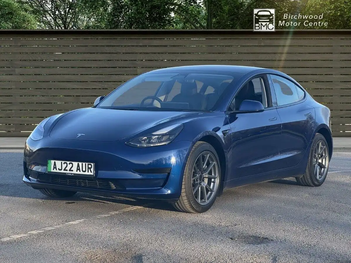 2022-tesla-model-3-e-rwd-big-2