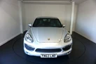 2013-porsche-cayenne-small-14