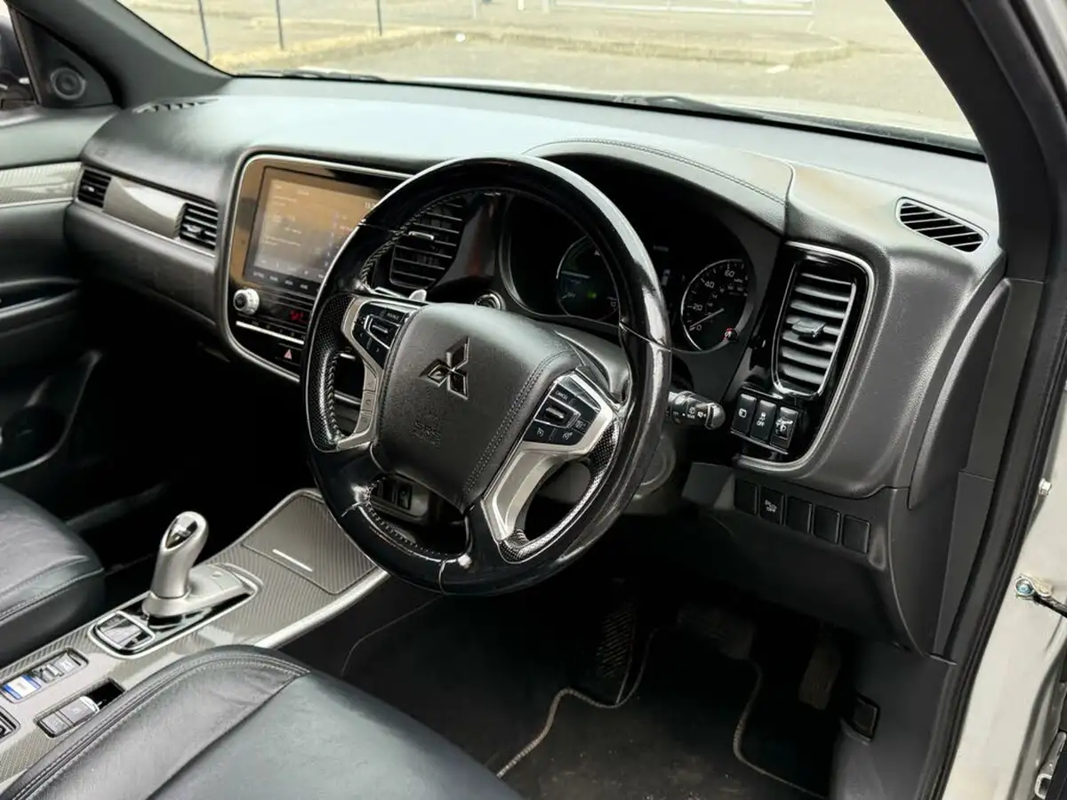 2020-mitsubishi-outlander-24-dynamic-phev-big-13