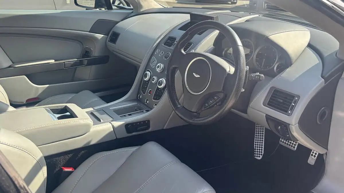 2016-aston-martin-vantage-47-v8-vantage-coupe-sportshift-big-2