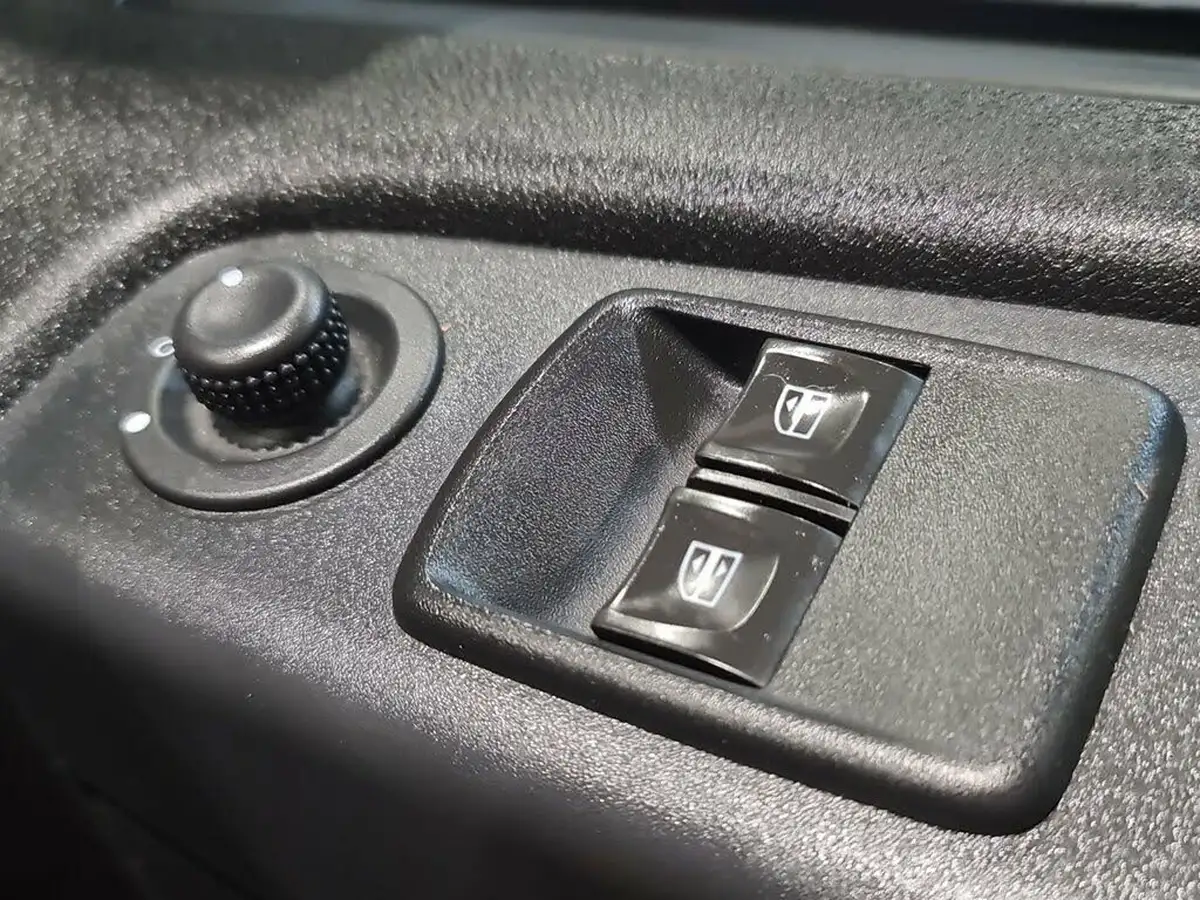 2021-renault-trafic-20dci-ll30-energy-120-business-panel-big-25