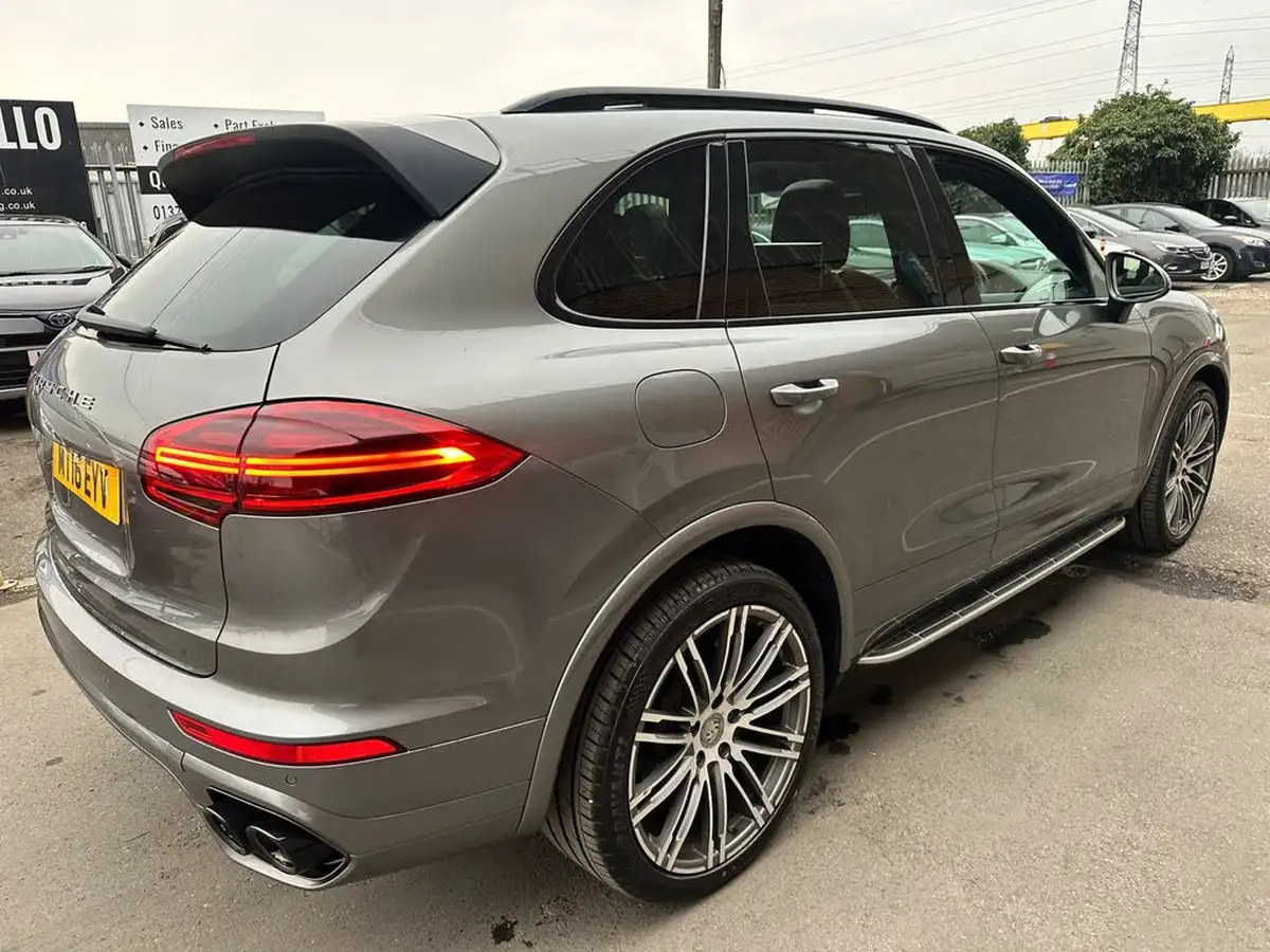 2016-porsche-cayenne-42td-s-big-64
