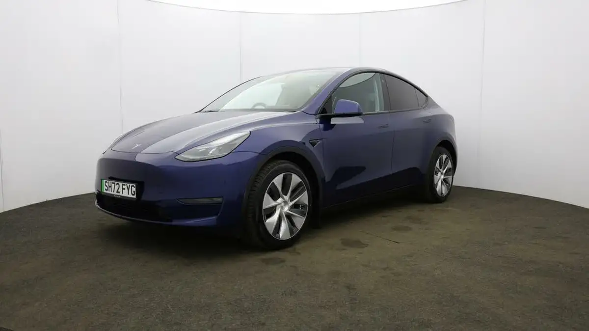 2022-tesla-model-y-e-long-range-big-2