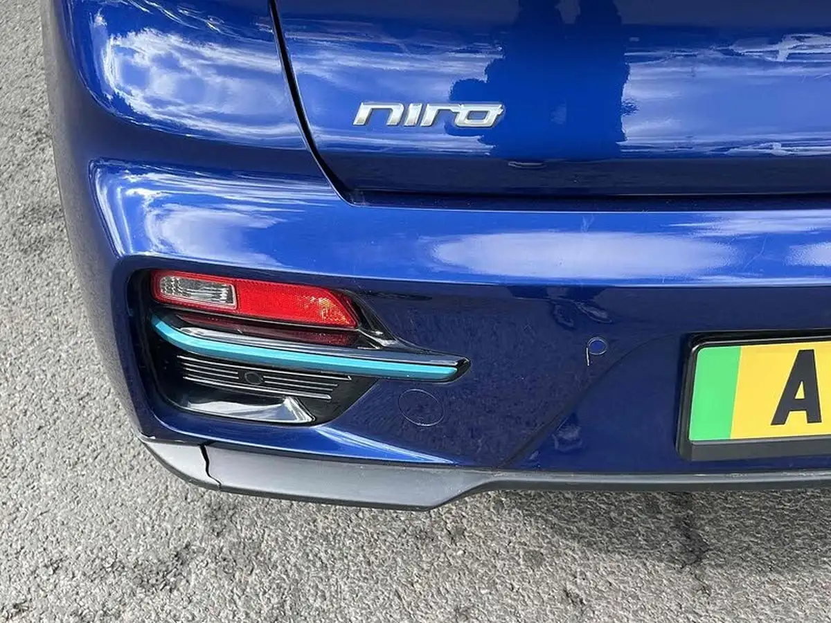 2021-kia-e-niro-ev-4-big-12