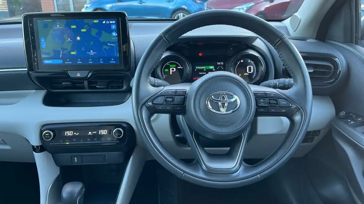 2022-toyota-yaris-15-vvt-i-excel-big-5