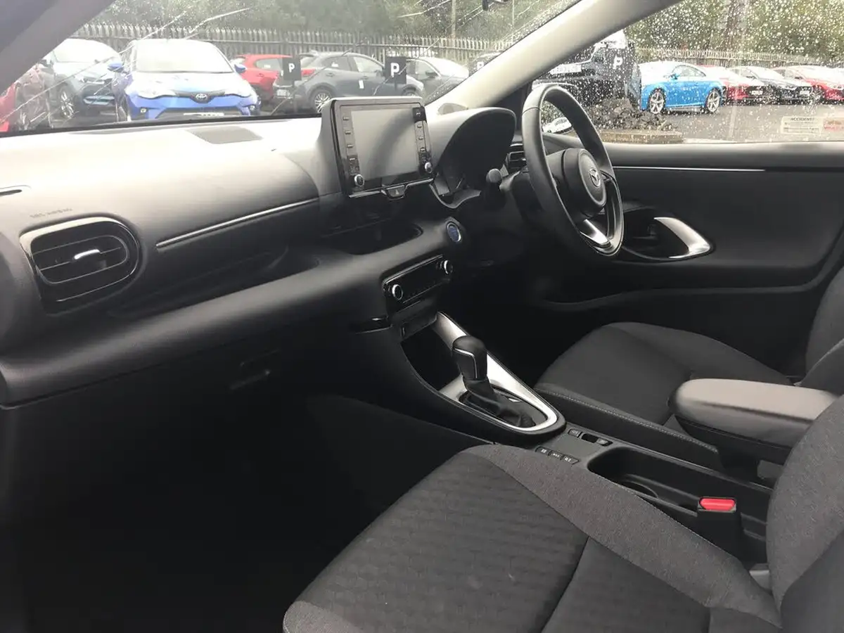 2022-mazda-mazda2-15-agile-big-4