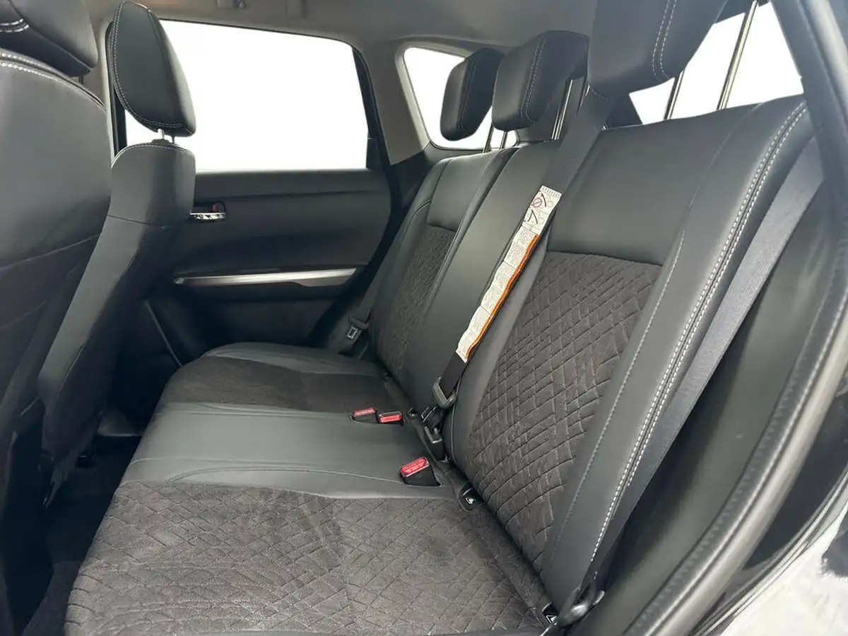 2022-suzuki-vitara-15-sz5-big-10