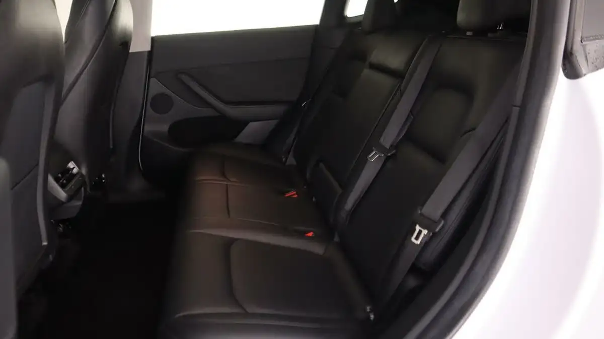 2022-tesla-model-y-e-rwd-big-16
