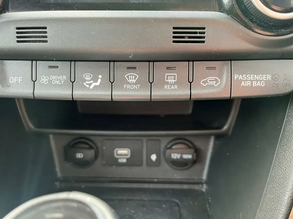 2020-hyundai-kona-16-gdi-premium-se-big-24