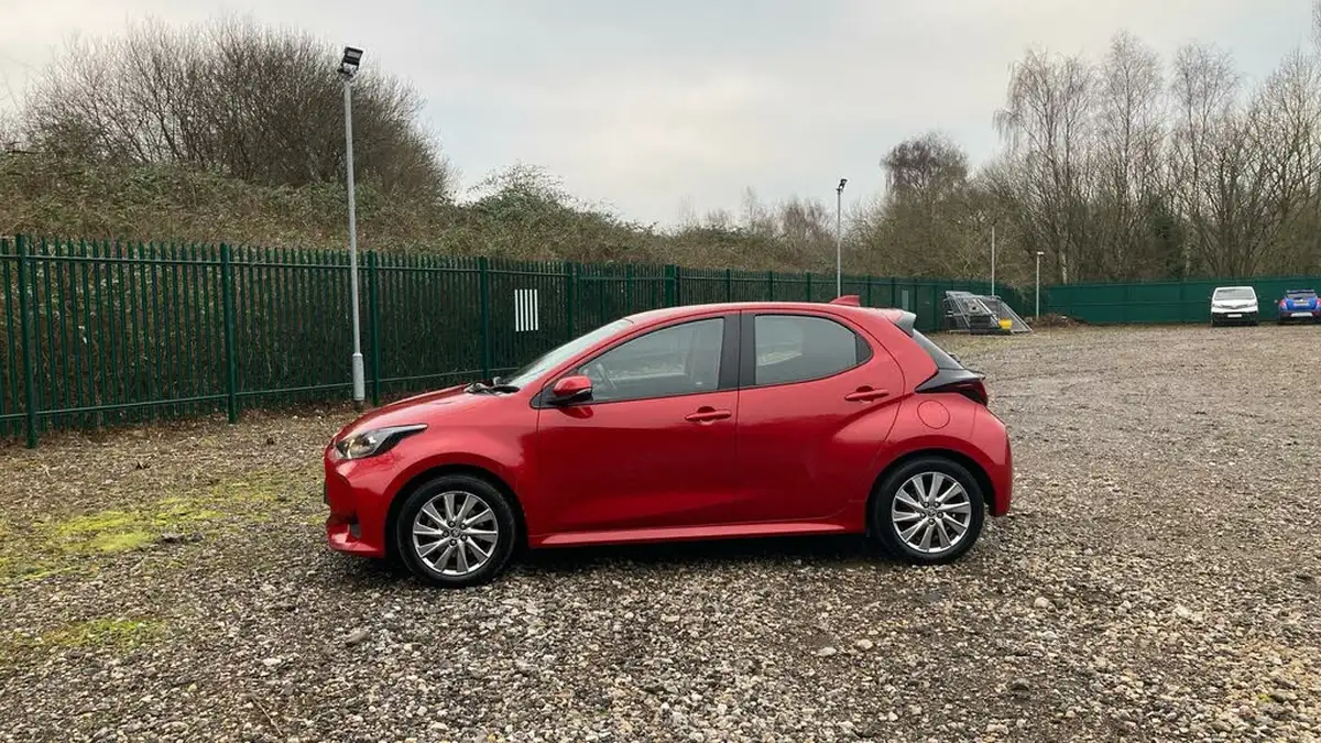 2022-toyota-yaris-15-vvt-i-icon-big-16