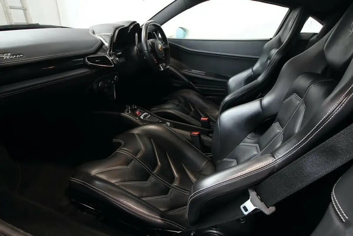 2011-ferrari-458-45-italia-big-12