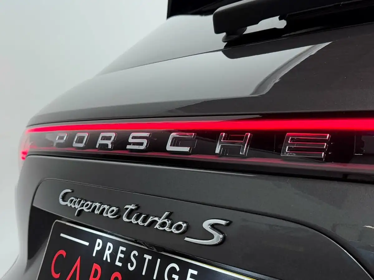 2020-porsche-cayenne-40-v8-turbo-s-e-hybrid-station-wagon-big-16