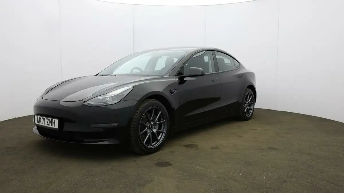 2021-tesla-model-3-e-long-range-awd-big-31
