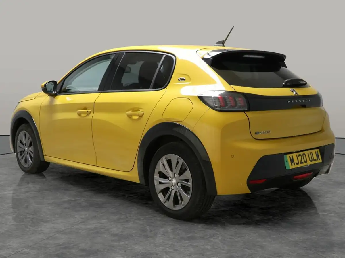 2020-peugeot-208-e-allure-big-8