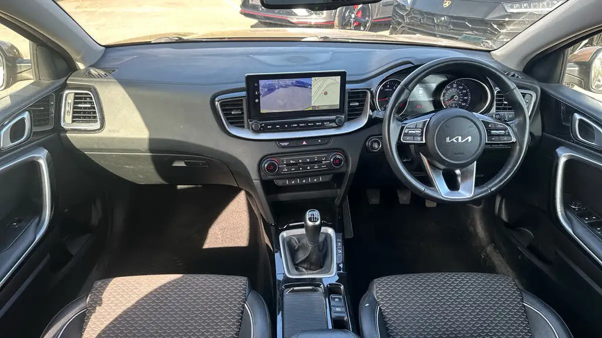 2022-kia-xceed-15-t-gdi-3-big-10