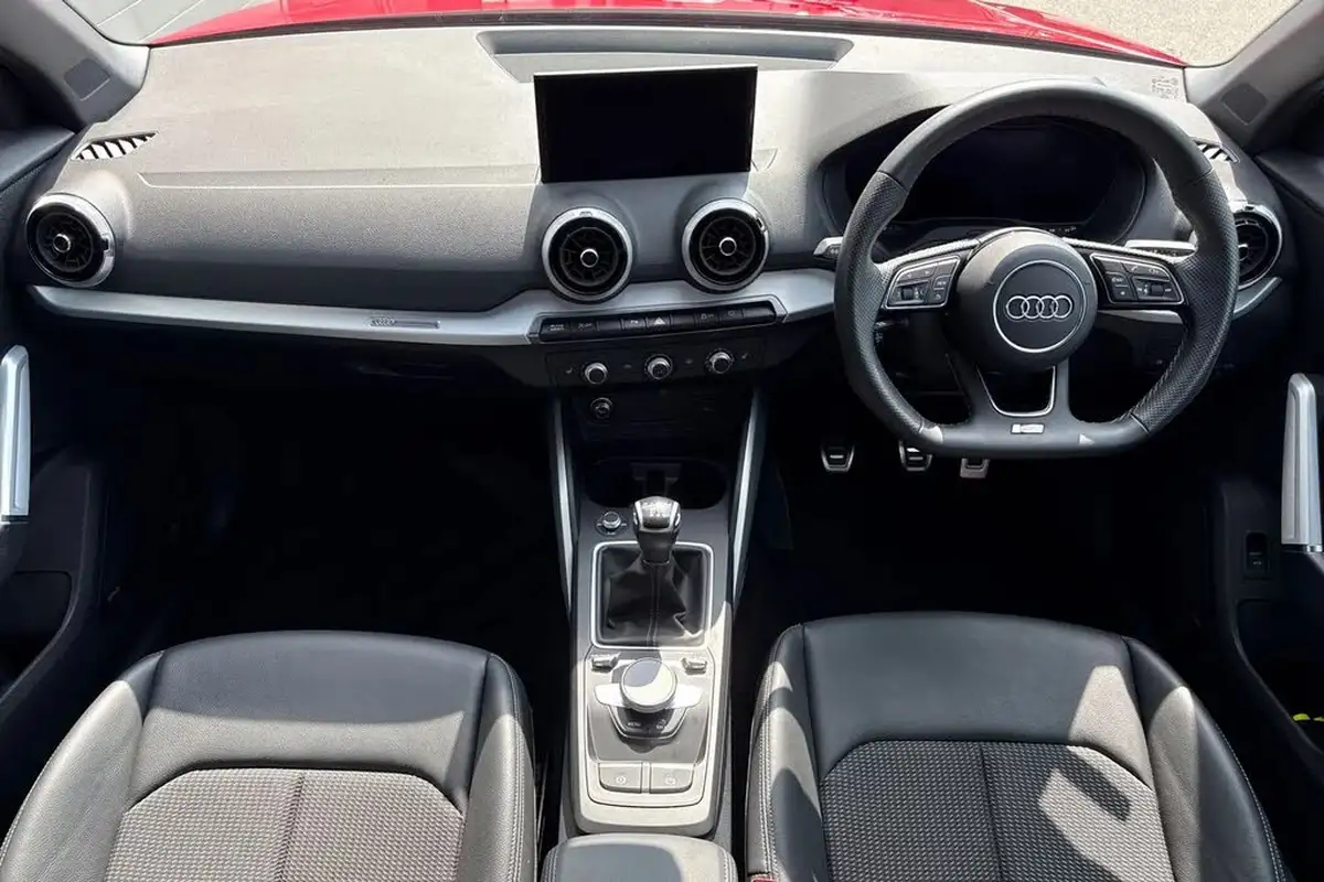 2023-audi-q2-10-30-tfsi-black-edition-big-31