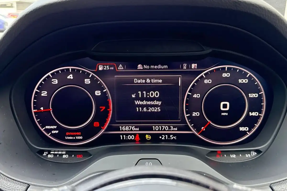 2023-audi-q2-10-30-tfsi-black-edition-big-59