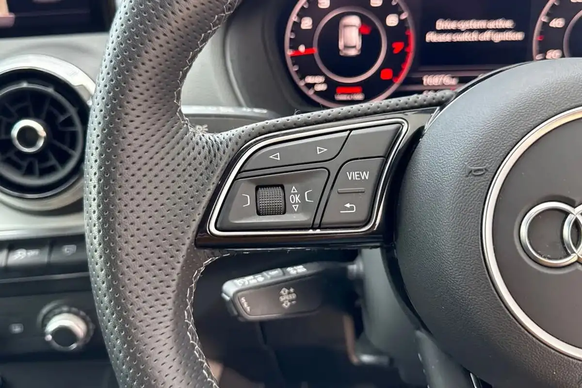 2023-audi-q2-10-30-tfsi-black-edition-big-55