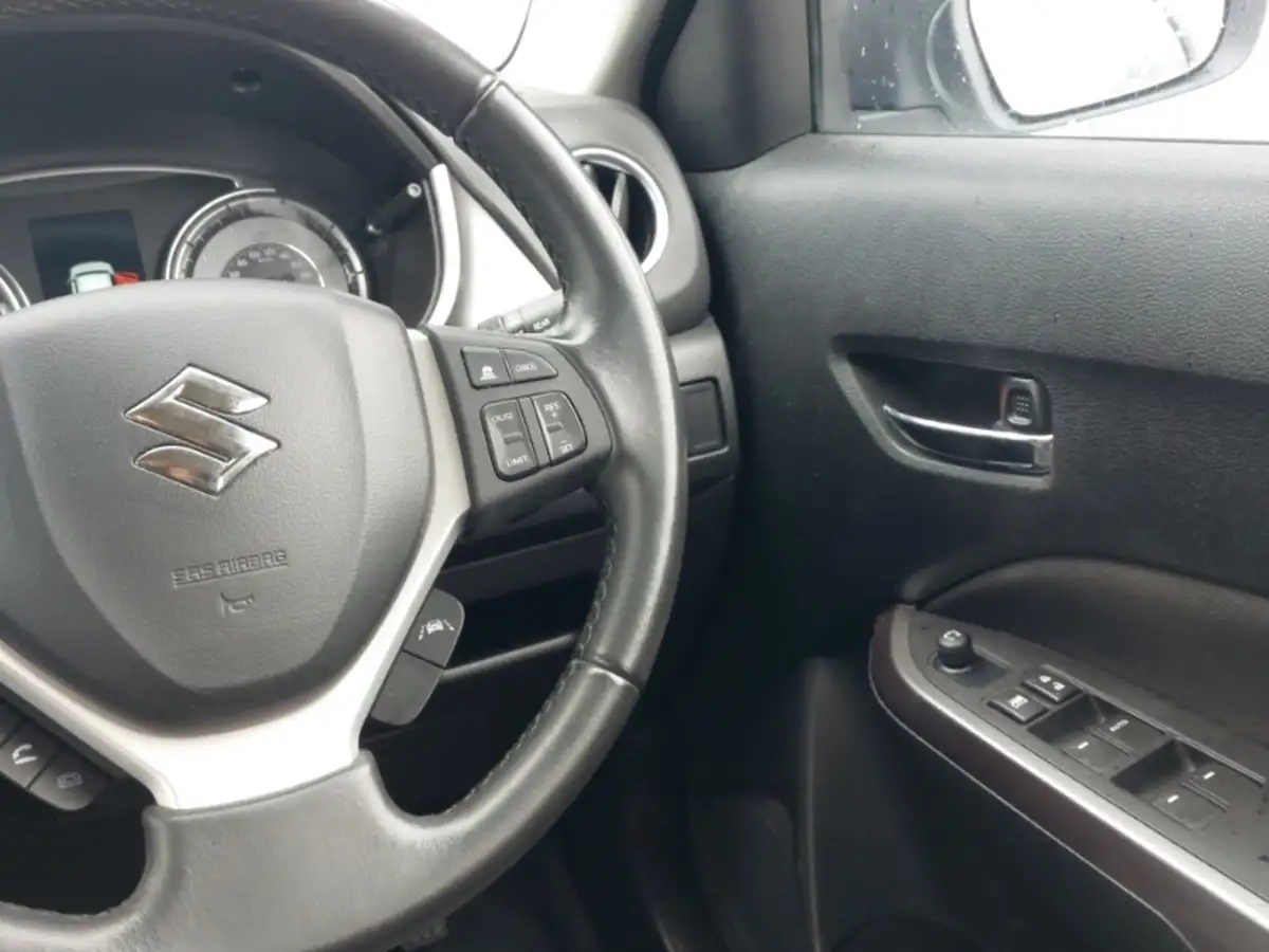2022-suzuki-vitara-15-sz-t-big-10