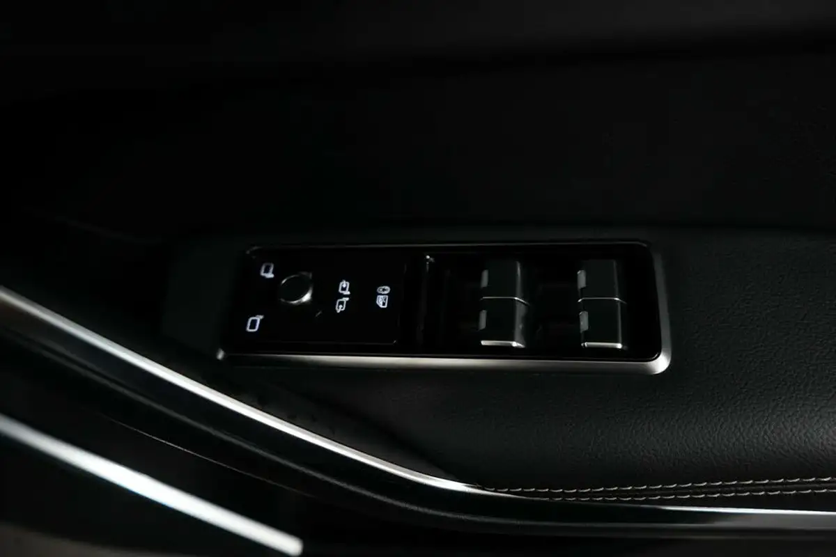 2021-jaguar-f-pace-30-d300-r-dynamic-se-mhev-big-23