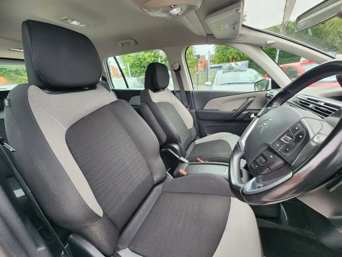 2016-citroen-grand-c4-picasso-16bluehdi-exclusive-eat6-big-16