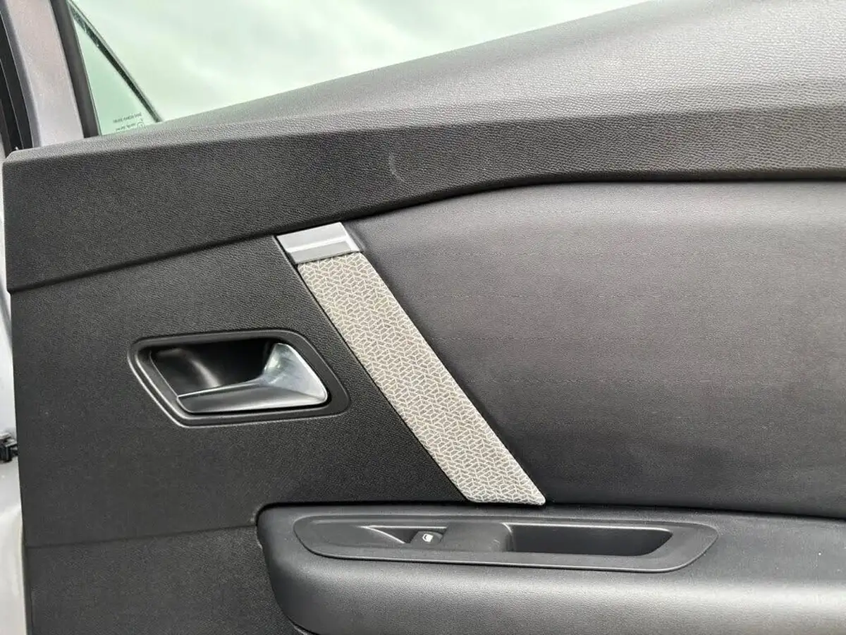 2022-citroen-c4-12-puretech-shine-130ps-big-37