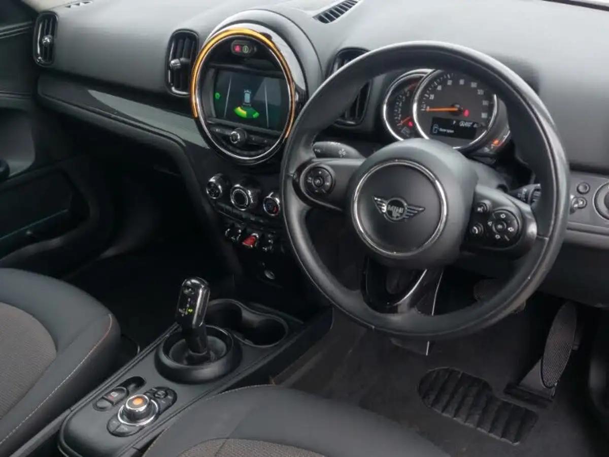2020-mini-countryman-15-cooper-classic-auto-big-11