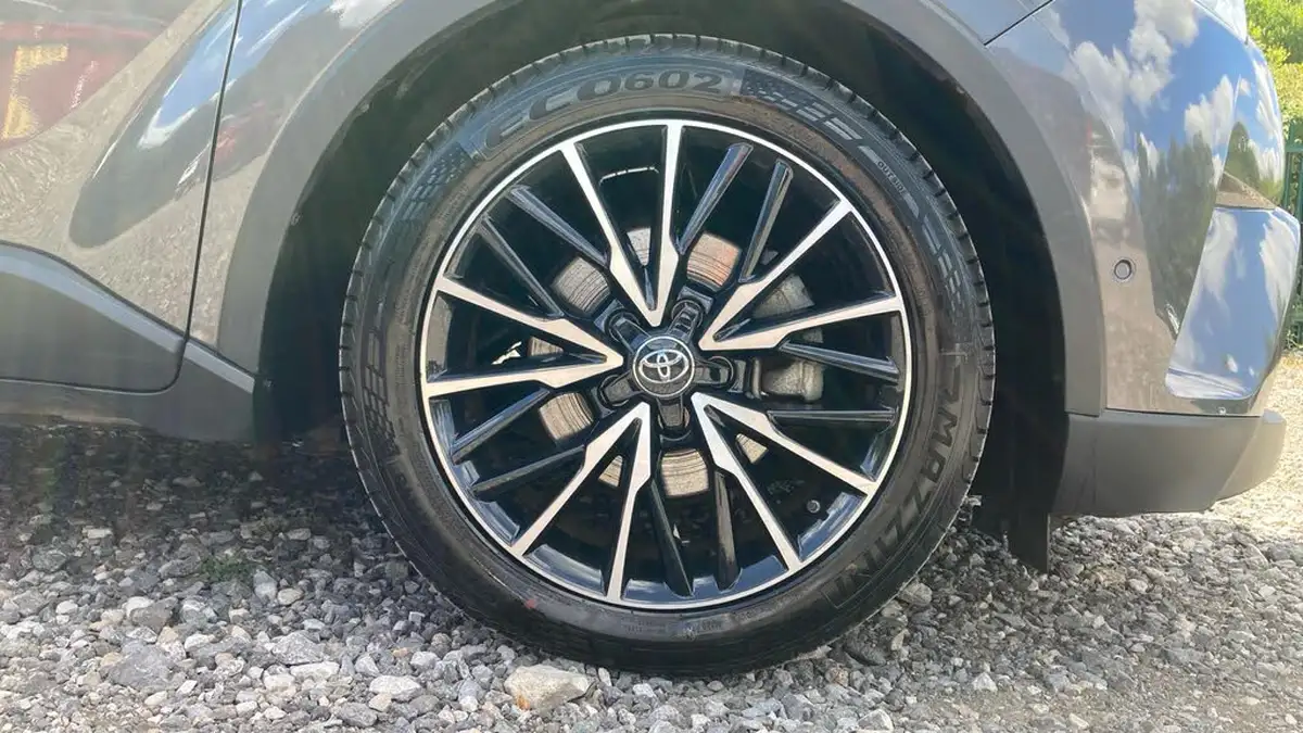 2017-toyota-c-hr-18-vvt-i-excel-big-17