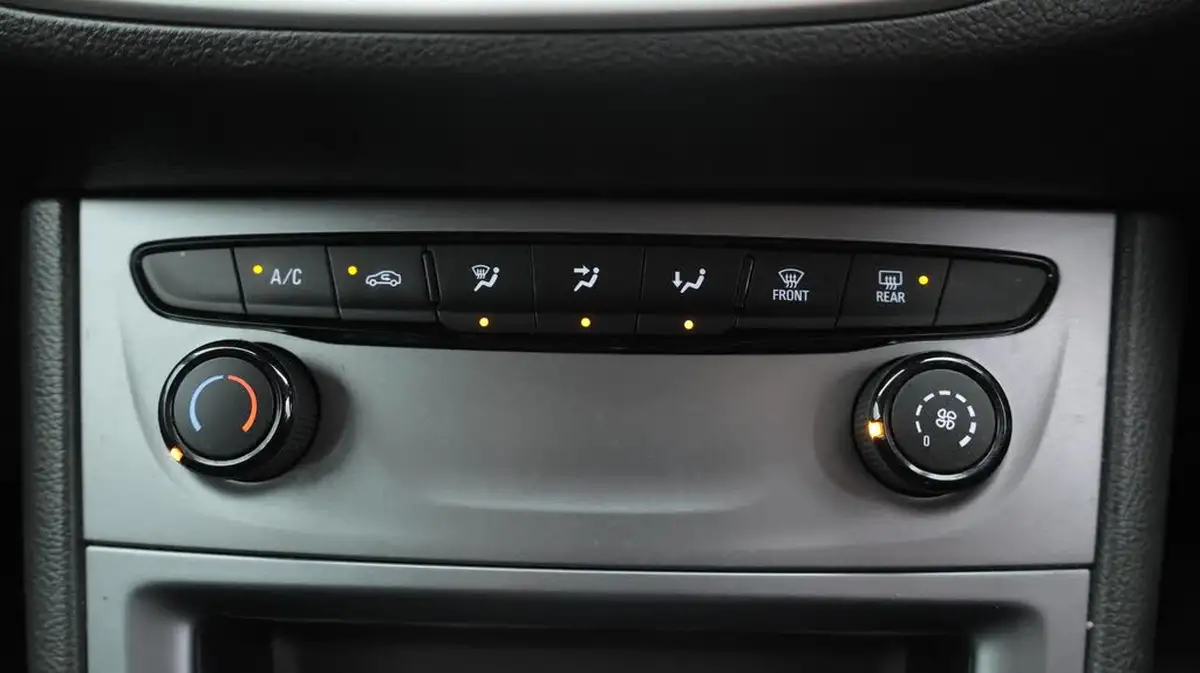 2021-vauxhall-astra-15-turbo-d-business-edition-nav-122ps-estate-big-12