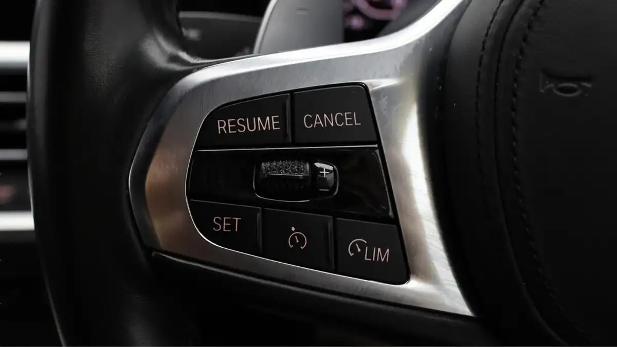 2020-bmw-3-series-20-330e-m-sport-saloon-4d-big-21