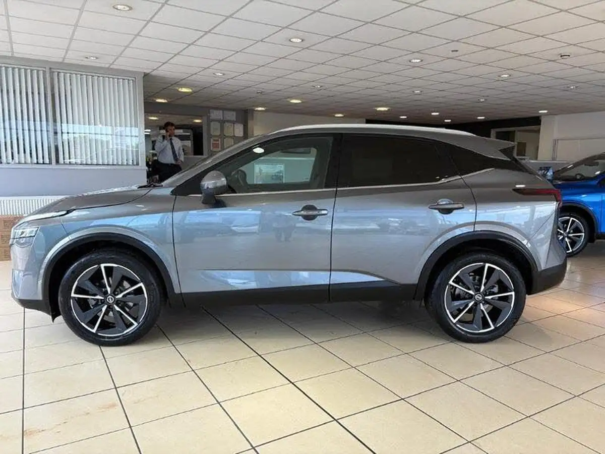2022-nissan-qashqai-13-dig-t-tekna-158ps-xtronic-big-9