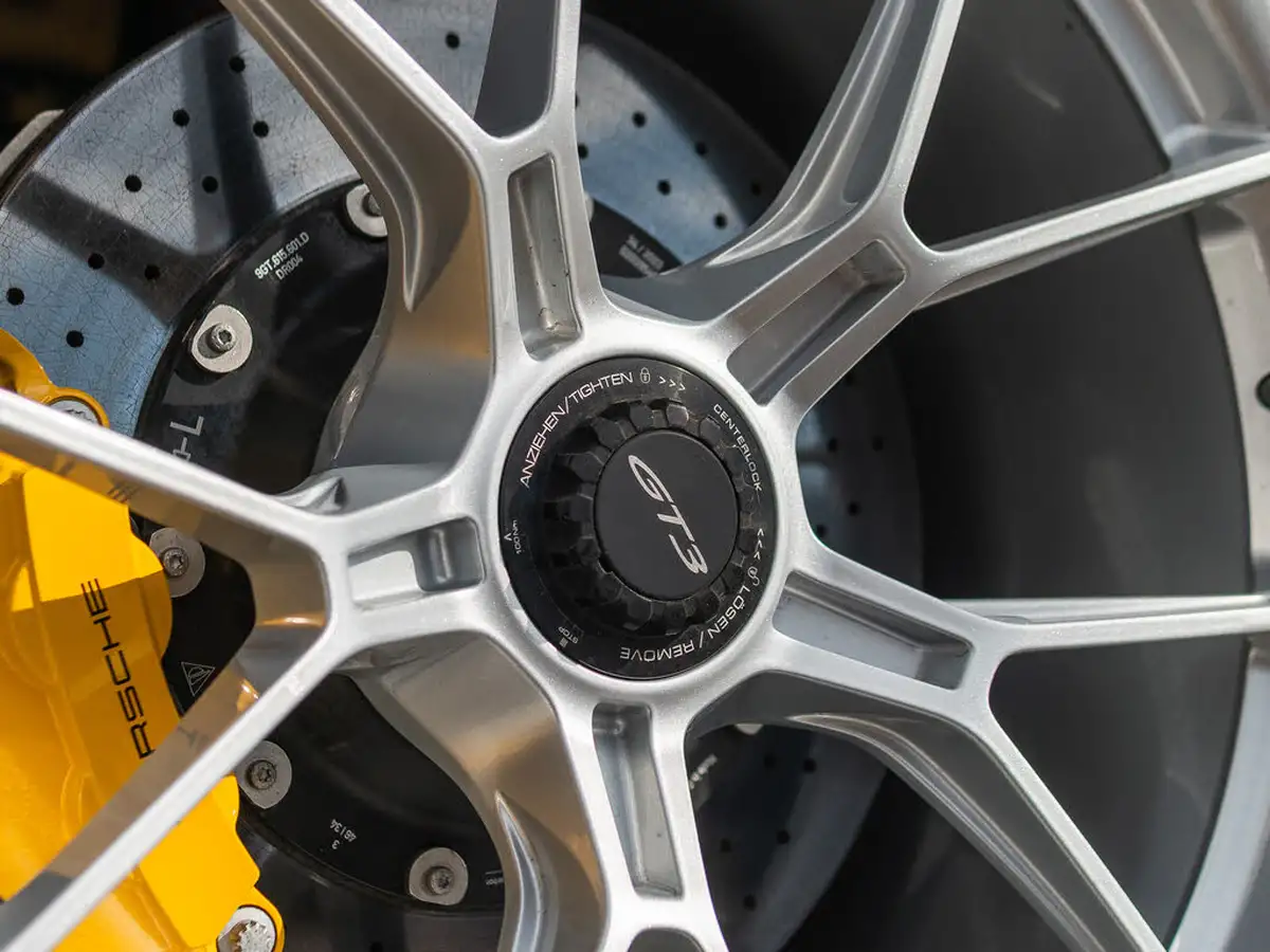 2023-porsche-911-40-gt3-pdk-big-35