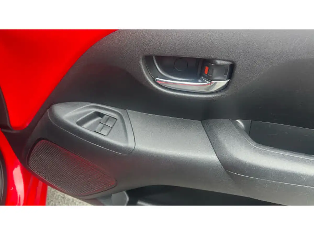 2019-toyota-aygo-10-vvt-i-x-play-big-30